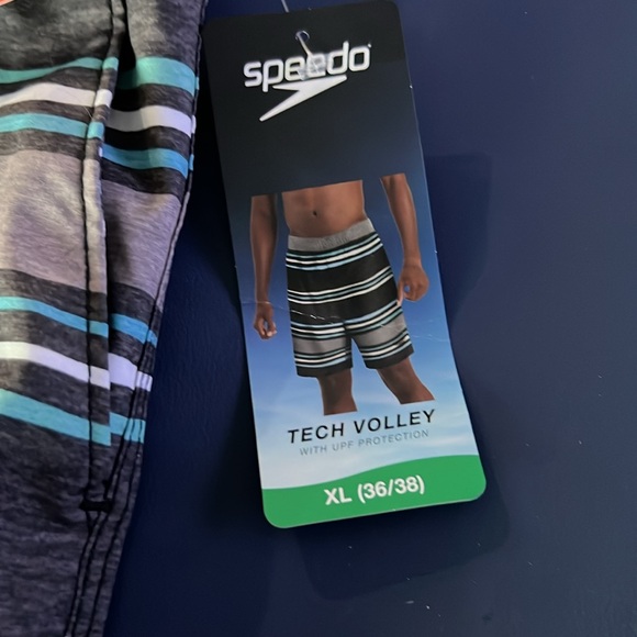 New Speedo swim trunks - Picture 3 of 6